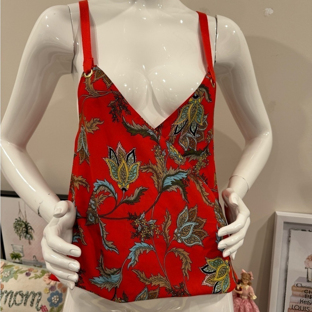 NWT beautiful 7th Avenue NY&Co Surplice
Top SZ : M
New York & Company